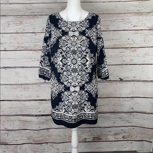 Old Navy Black & White 3/4 sleeve dress Medium